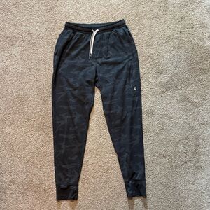 Vuori Men’s Sunday Performance Black Camouflage Joggers
